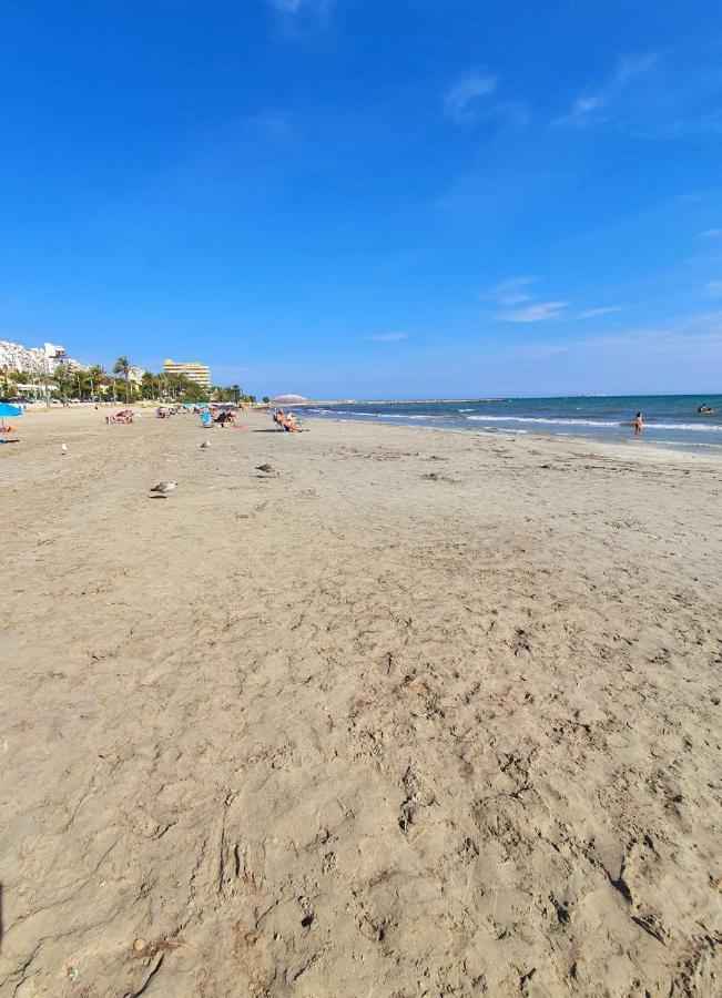 Sunflower Residence First Line By The Sea サンタ・ポラ エクステリア 写真