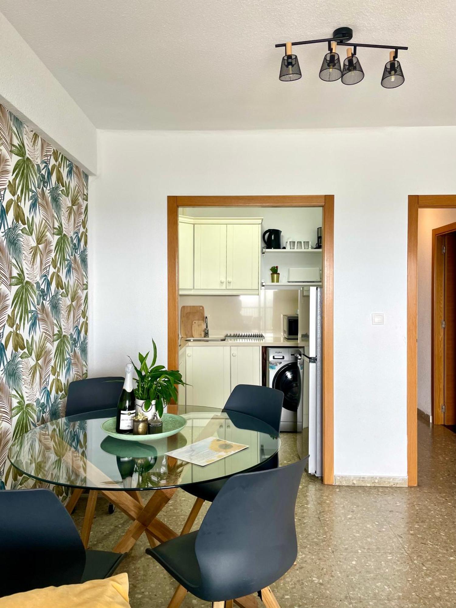 Sunflower Residence First Line By The Sea サンタ・ポラ エクステリア 写真